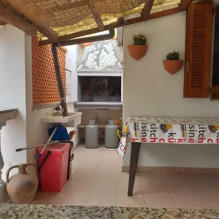 Nyaraló Sa Domu De Lungomari
